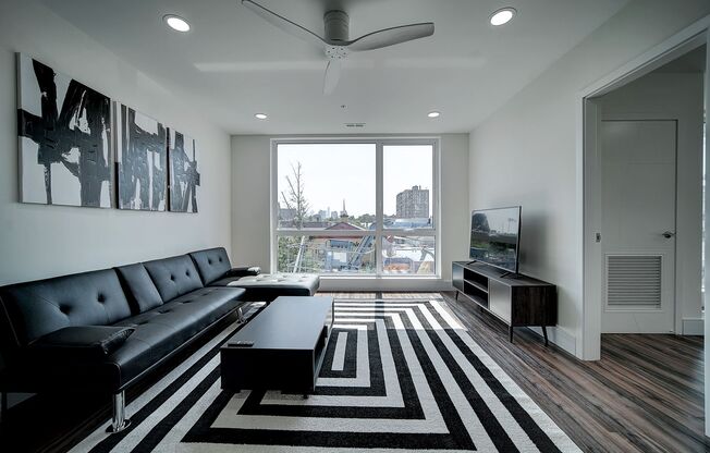 2 beds, 2 baths, 842 sqft, $2,300, Unit 207