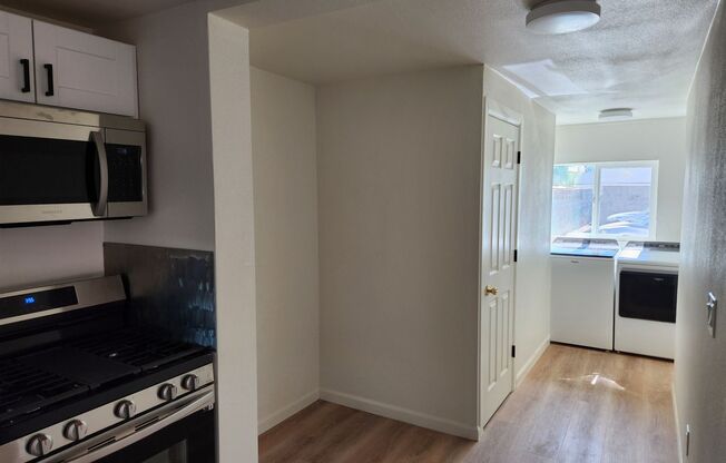 3 beds, 2 baths, $1,995, Unit UNIT 1