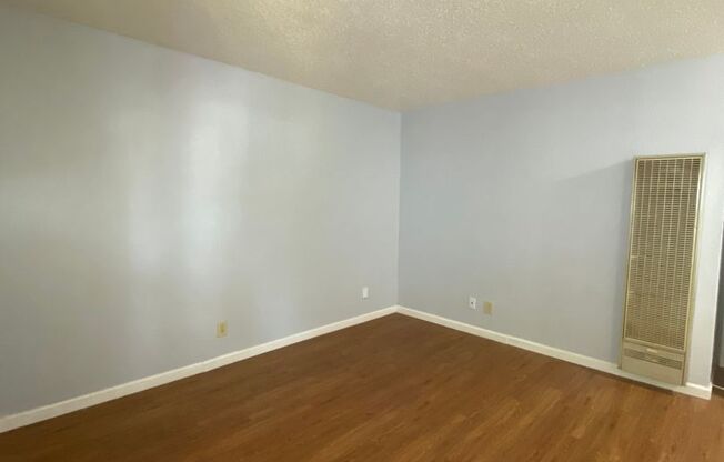 1 bed, 1 bath, 675 sqft, $699, Unit D:1908-13