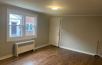 1 bed, 1 bath, $1,695, Unit Apt 04