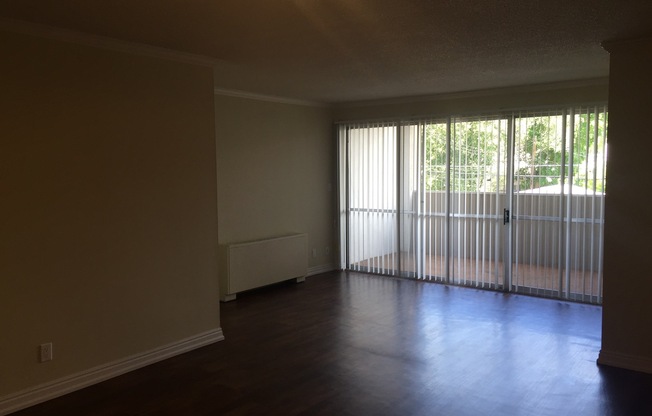 1 bed, 1 bath, 734 sqft, $1,307, Unit 207