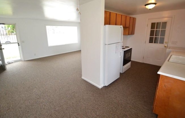 3 beds, 1 bath, $2,495