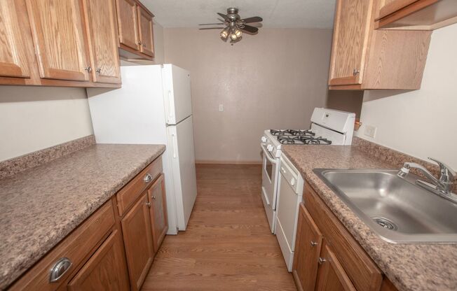 1 bed, 1 bath, 570 sqft, $997