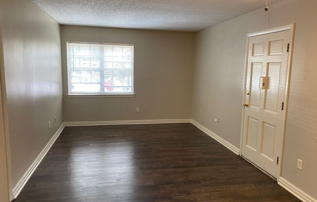 2 beds, 1 bath, $825, Unit 279404