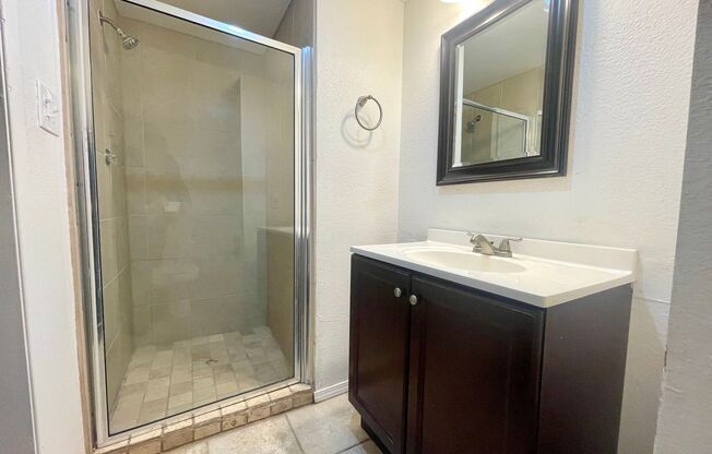 Cozy 3 Bedroom 2 Bathroom Townhouse In The NW!