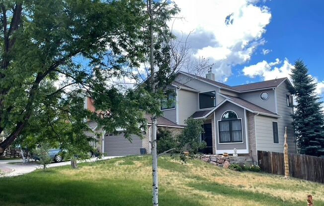 Spectacularly HUGE 6BD Home with Panoramic Mountain Views