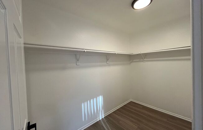 2 beds, 1.5 baths, 1,150 sqft, $1,998, Unit 305