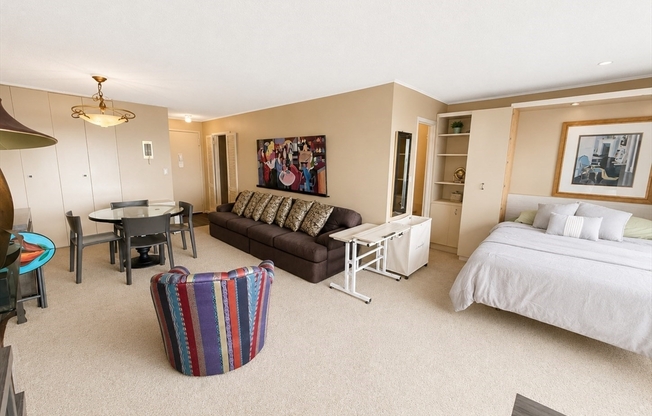 Studio, 1 bath, 605 sqft, $3,000, Unit 23M