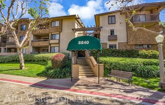 Villa La Jolla Dr 8840-204