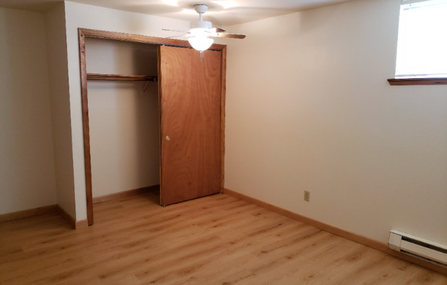 12722 76 AVE S