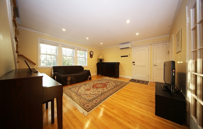21 HAMMOND POND PKWY