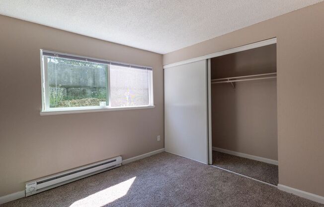 2 beds, 1 bath, 735 sqft, $1,695, Unit 07