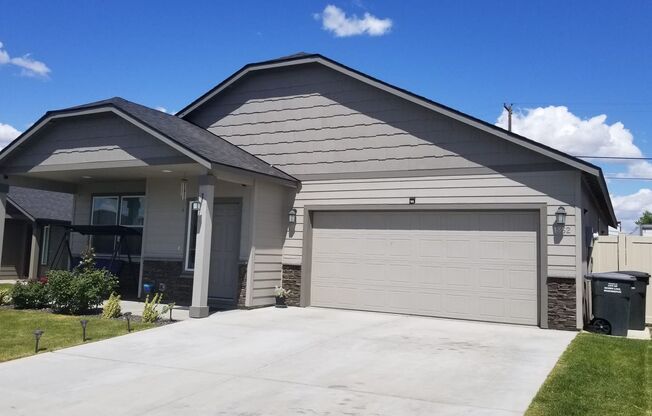 3 Bedroom Home for Rent!
