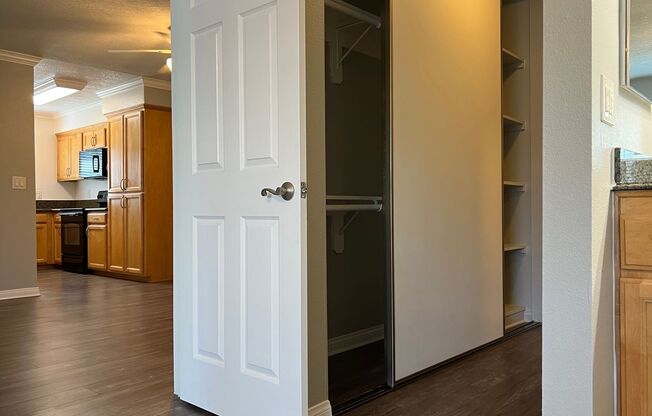 2 beds, 2 baths, 950 sqft, $2,925, Unit 1531P