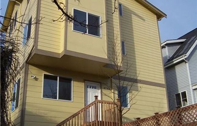 Spacious 9-Bedroom Home in Seattle’s University District