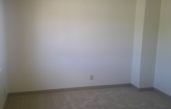 2 beds, 1.5 baths, 1,032 sqft, $1,800, Unit 7E