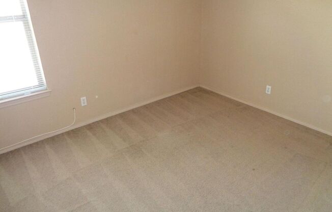 3 beds, 3 baths, $1,595