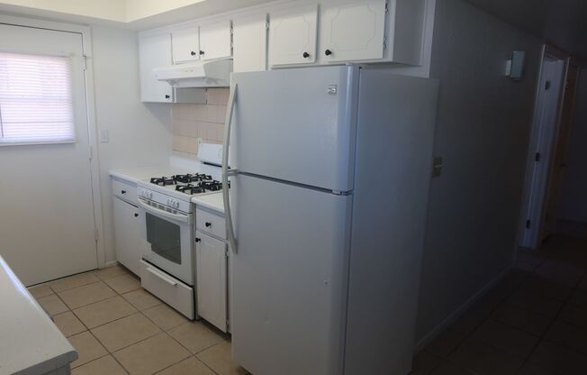 2 beds, 1 bath, $1,000