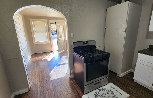 1 bed, 1 bath, $650