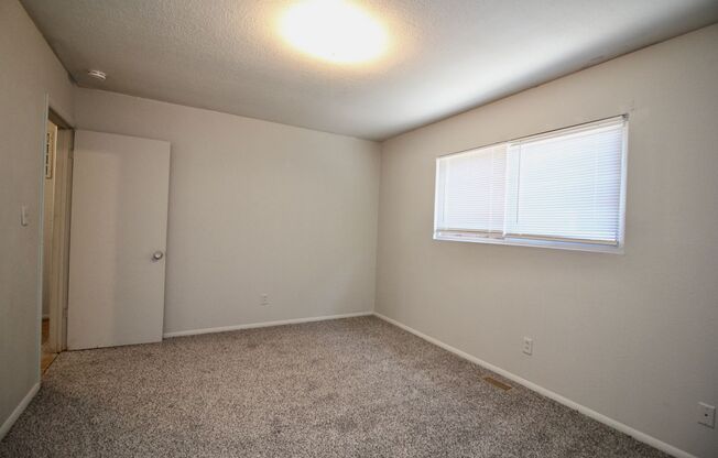 2 beds, 1 bath, $650, Unit Unit - A