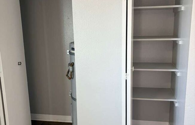 2 beds, 1 bath, 867 sqft, $1,250, Unit 601 F205