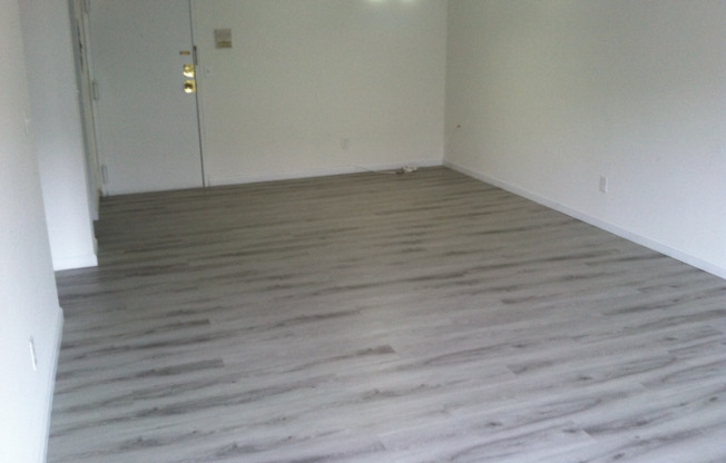 208 Undercliff Ave, Edgewater NJ