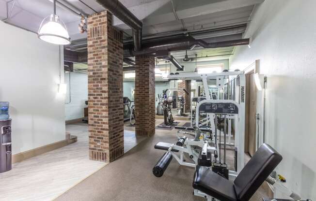 weights in fort worth apartments