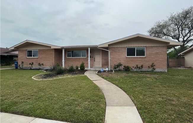 Ranch Style Home with Back Apartment