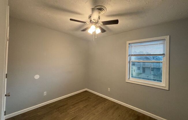 2 beds, 1 bath, $1,165