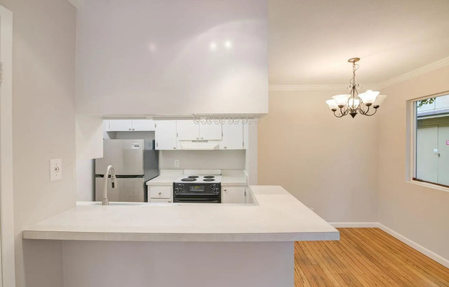 355 HALF MOON LN