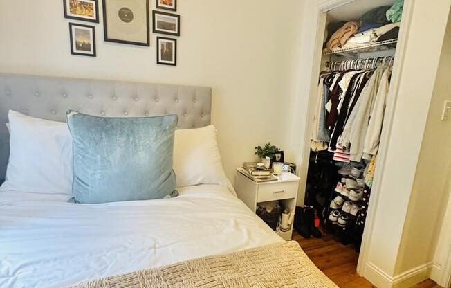 338 E 65 ST
