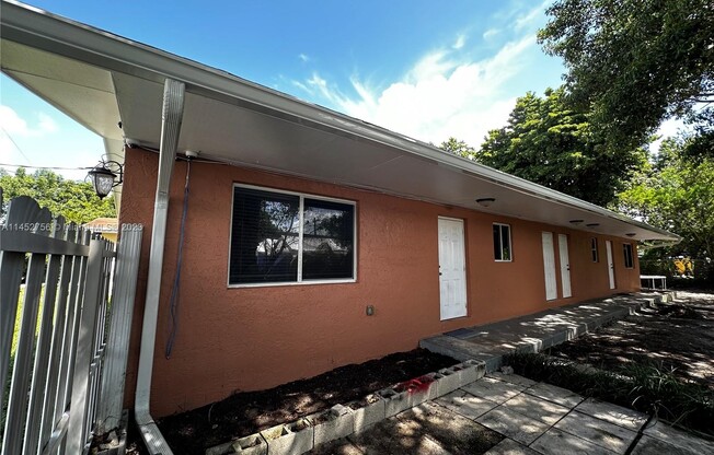 564 NW 95 ST