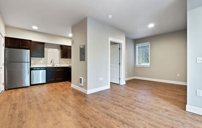 Studio, 1 bath, 466 sqft, $1,525, Unit D-300