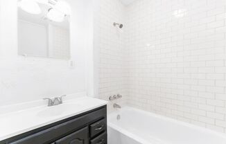 1 bed, 1 bath, 600 sqft, $915, Unit 1751A