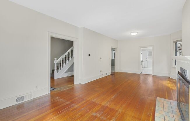 Charming 1906 Craftsman in Fremont — 3 Beds, Walk to Shops & Parks