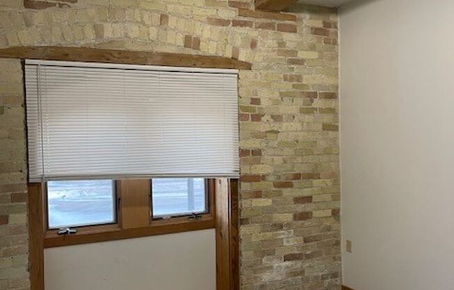 1 bed, 1 bath, 653 sqft, $1,050, Unit 120