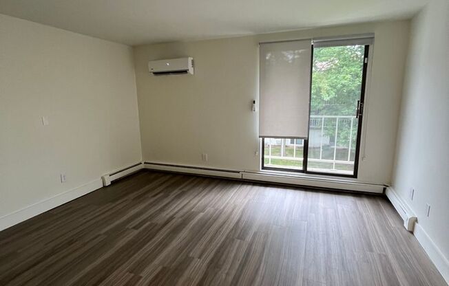 Studio, 1 bath, 400 sqft, $995, Unit 339W