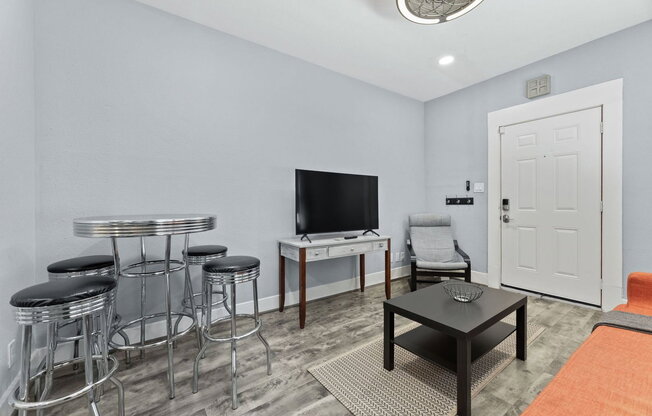 1 bed, 1 bath, 585 sqft, $1,300, Unit 1