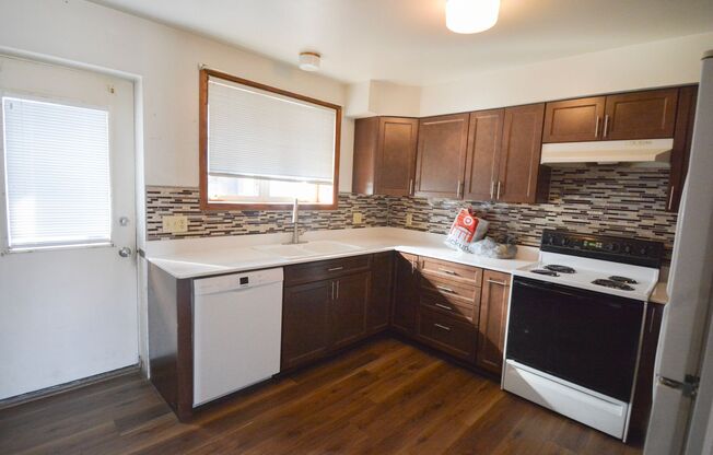 2 beds, 1 bath, $1,175, Unit #4