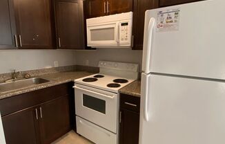 2 beds, 1 bath, 634 sqft, $1,750, Unit 330-07