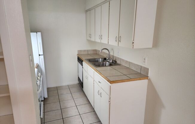 2 beds, 1 bath, 900 sqft, $1,500, Unit ELP2200-224