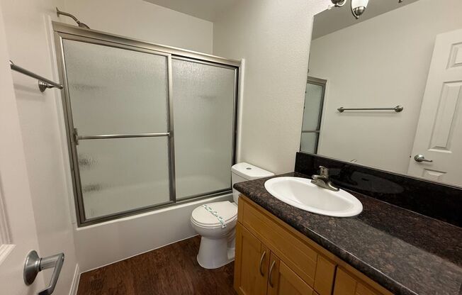 1 bed, 1 bath, 736 sqft, $2,160, Unit C059