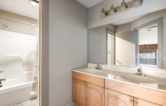 1 bed, 1.5 baths, 1,000 sqft, $1,425, Unit APT 10