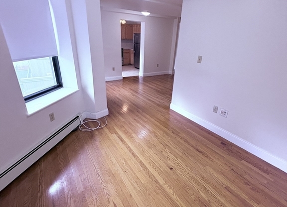 3 beds, 2 baths, 1,110 sqft, $5,100, Unit 30