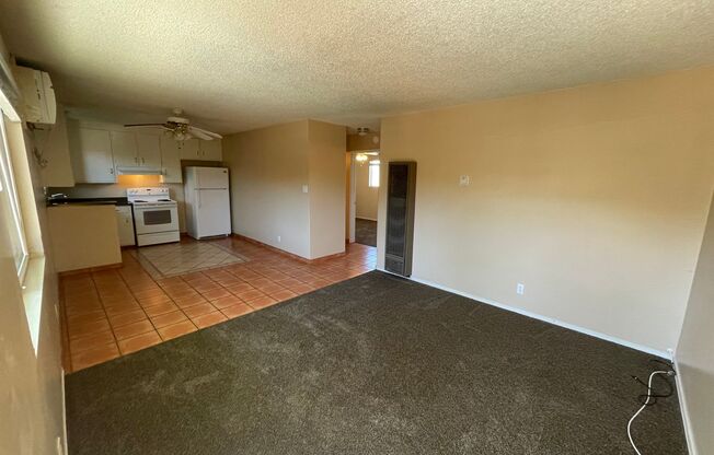 2 beds, 1 bath, $1,550, Unit 14