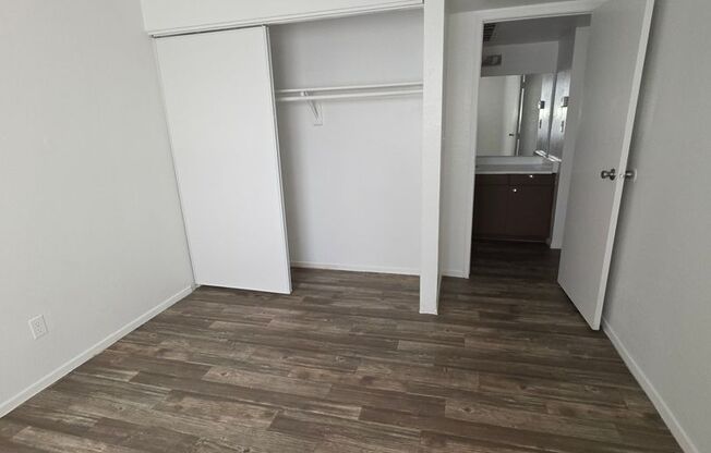 2 beds, 1 bath, 726 sqft, $1,099