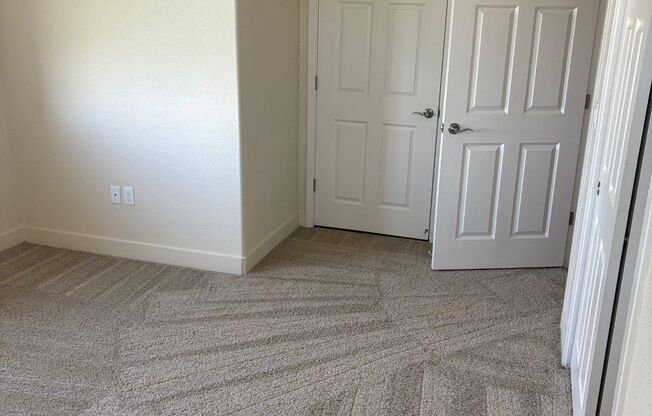 2 beds, 2 baths, 1,033 sqft, $2,238, Unit 1663 - 1305