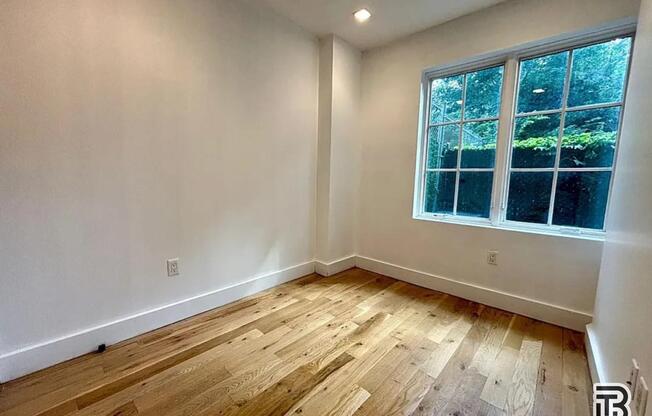 236 N 11 ST