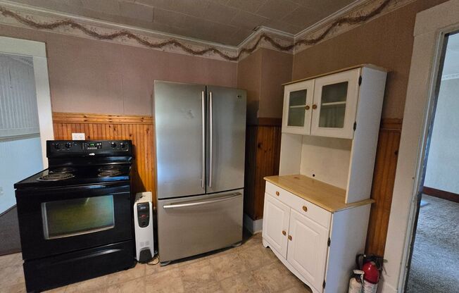 3 beds, 1 bath, $1,800