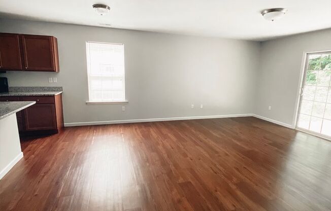 3 beds, 2 baths, 1,326 sqft, $1,495, Unit 103